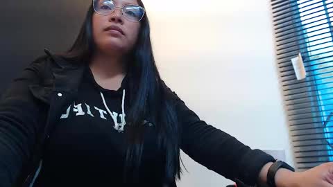 Natalia  online show from December 4, 2025, 9:34 pm