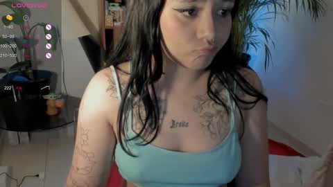 Snapshot of pambloom_ chatting on March 3, 2025, 11:03 pm online show from March 3, 2025, 11:03 pm