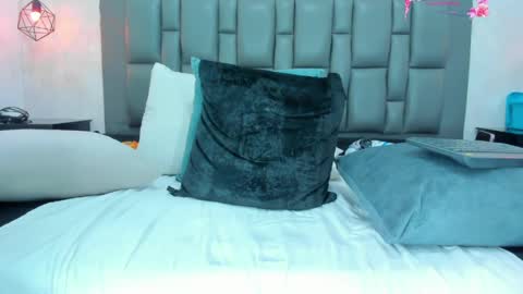 pamela_ambrosia1 online show from April 9, 2026, 2:00 pm