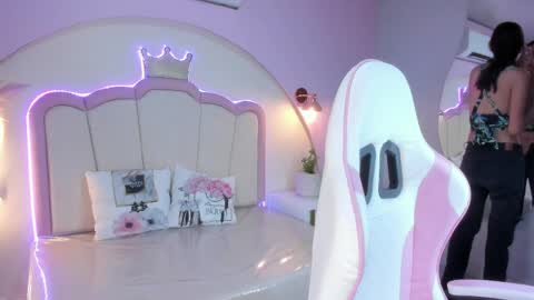Snapshot of pamela_monroy_ chatting on April 5, 2026, 8:39 pm Princess Pamela online show from April 5, 2026, 8:39 pm