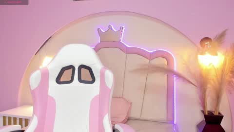 Snapshot of pamela_monroy_ chatting on May 8, 2026, 10:42 am Princess Pamela online show from May 8, 2026, 10:42 am