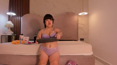 pamelabonnet_mml online show from January 5, 2026, 7:28 pm