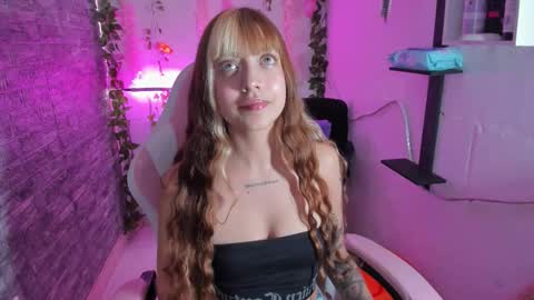 pamelajhonsom online show from November 5, 2025, 9:04 pm