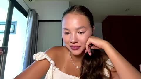 Kamila online show from April 20, 2026, 5:10 am