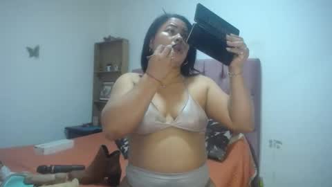 pamelitamartin online show from October 20, 2025, 2:39 pm