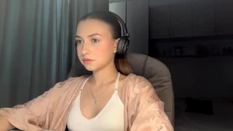 Lia online show from June 9, 2026, 2:17 pm