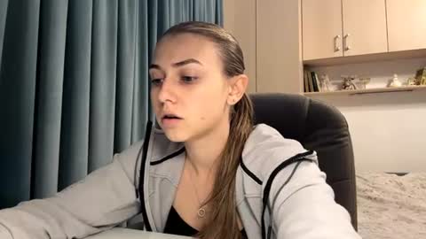 Lia online show from July 7, 2026, 7:40 pm
