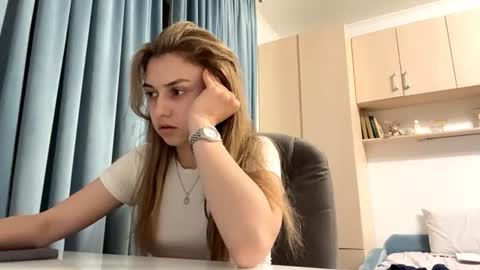 Lia online show from July 23, 2026, 7:45 pm