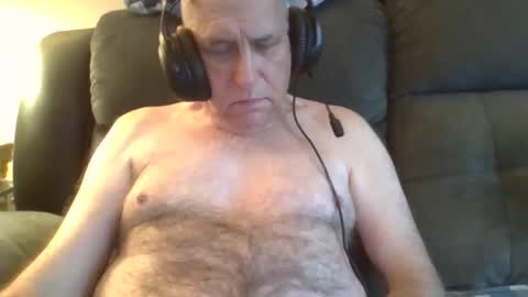 pandarianhunter123 online show from April 19, 2026, 5:56 pm