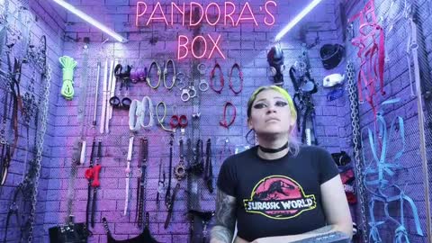 PandoraNez online show from January 4, 2025, 10:05 am