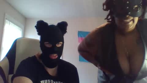 Snapshot of panmeow1995 chatting on March 30, 2026, 10:33 pm Puppyslut online show from March 30, 2026, 10:33 pm