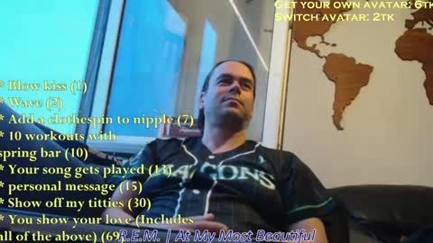 Snapshot of pannenkoekenkeizer chatting on May 6, 2026, 6:46 pm Chris online show from May 6, 2026, 6:46 pm