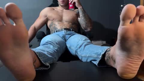 Snapshot of panther_style chatting on October 5, 2025, 12:58 pm Oleg online show from October 5, 2025, 12:58 pm