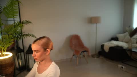Kristina Kriss online show from June 7, 2026, 2:21 pm