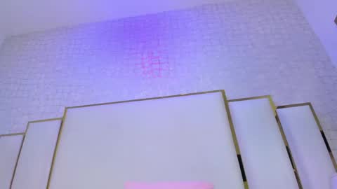 Paola  online show from May 10, 2026, 9:58 am