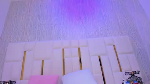 Paola  online show from May 24, 2026, 11:59 am