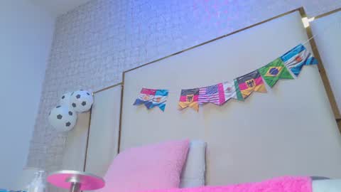 Paola  online show from June 29, 2026, 9:48 am