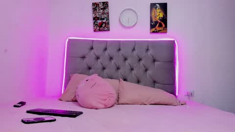 paola online show from December 22, 2024, 1:34 am