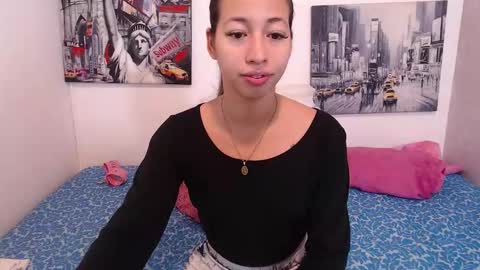 Snapshot of paolabotero chatting on March 19, 2026, 11:14 am Paola online show from March 19, 2026, 11:14 am