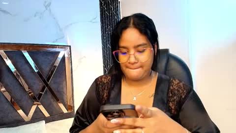 paolacastillo_ online show from December 15, 2025, 11:36 am