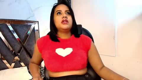 paolacastillo_ online show from December 16, 2025, 11:37 am