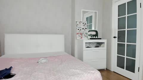 Snapshot of paradi_se chatting on April 25, 2026, 1:41 pm Melena online show from April 25, 2026, 1:41 pm