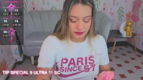 Snapshot of paris09_v chatting on May 2, 2026, 3:33 am PARIS online show from May 2, 2026, 3:33 am