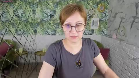 Snapshot of paris_cherry chatting on March 8, 2025, 11:07 pm Paris online show from March 8, 2025, 11:07 pm