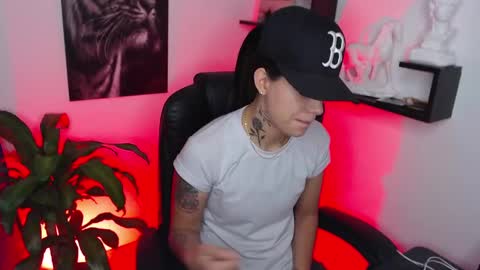 Paris D angelo online show from February 15, 2025, 11:03 pm