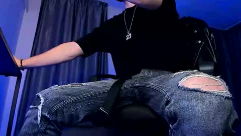 Paris online show from December 14, 2025, 2:39 am