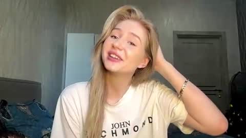 Milana online show from June 30, 2026, 11:22 am