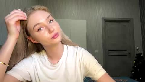 Milana online show from July 9, 2026, 1:26 pm