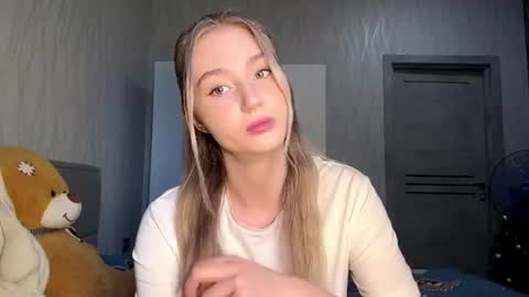 Milana online show from July 10, 2026, 2:19 pm