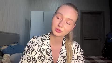 Milana online show from July 18, 2026, 6:12 pm