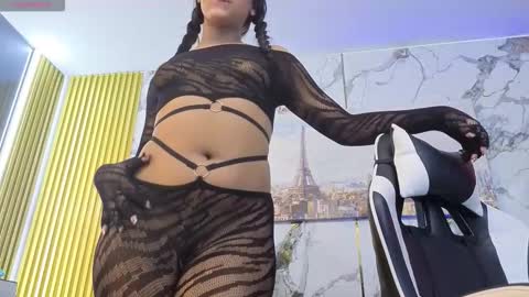 party_with_medellin23 online show from March 11, 2026, 11:00 pm