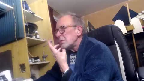 pascal88881 online show from December 8, 2024, 8:20 am