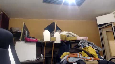 pascal88881 online show from December 15, 2024, 2:05 pm