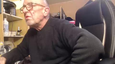 pascal88881 online show from January 6, 2025, 9:52 am