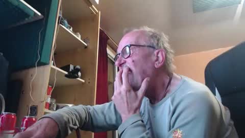 pascal88881 online show from October 13, 2025, 10:37 am