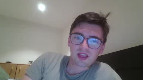 patat1996 online show from September 20, 2025, 2:23 am