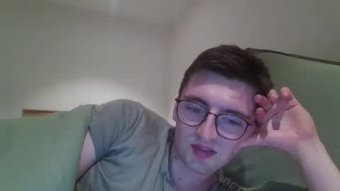 patat1996 online show from December 14, 2025, 2:28 am