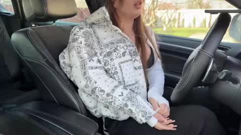 Snapshot of patry333 chatting on February 14, 2025, 10:49 am Andreea online show from February 14, 2025, 10:49 am