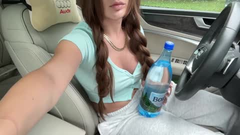 Snapshot of patry333 chatting on October 3, 2025, 11:07 am Andreea online show from October 3, 2025, 11:07 am