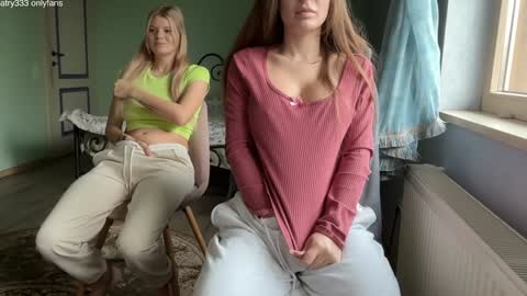 Snapshot of patry333 chatting on December 2, 2025, 6:52 am Andreea online show from December 2, 2025, 6:52 am