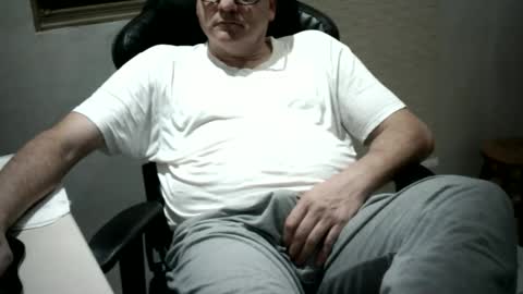 Snapshot of pattrom chatting on May 13, 2026, 1:58 am Patrom online show from May 13, 2026, 1:58 am