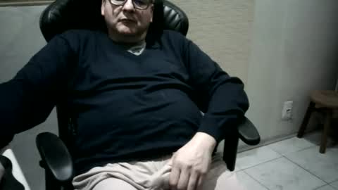 Snapshot of pattrom chatting on May 17, 2026, 11:12 pm Patrom online show from May 17, 2026, 11:12 pm