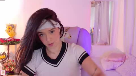 Sofa online show from September 22, 2025, 8:55 pm