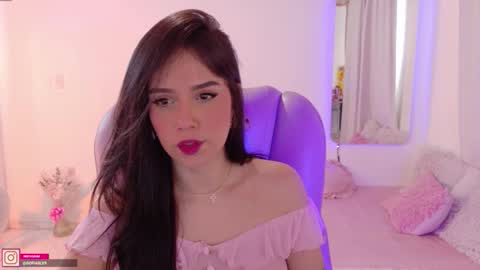 Sofa online show from October 11, 2025, 8:18 pm