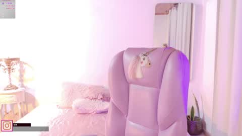 Sofa online show from March 30, 2026, 9:27 pm