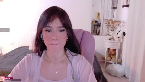 Snapshot of pau_cute chatting on July 1, 2026, 9:25 pm Sofa online show from July 1, 2026, 9:25 pm